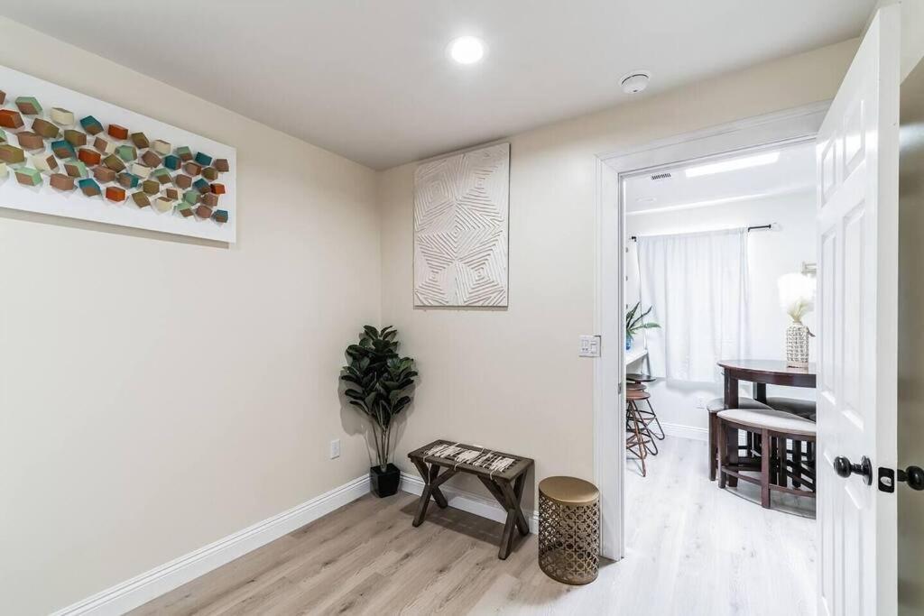 Cozy 2 Bdrm Home In The Heart Of Scv Near Six Flags Santa Clarita Exterior photo