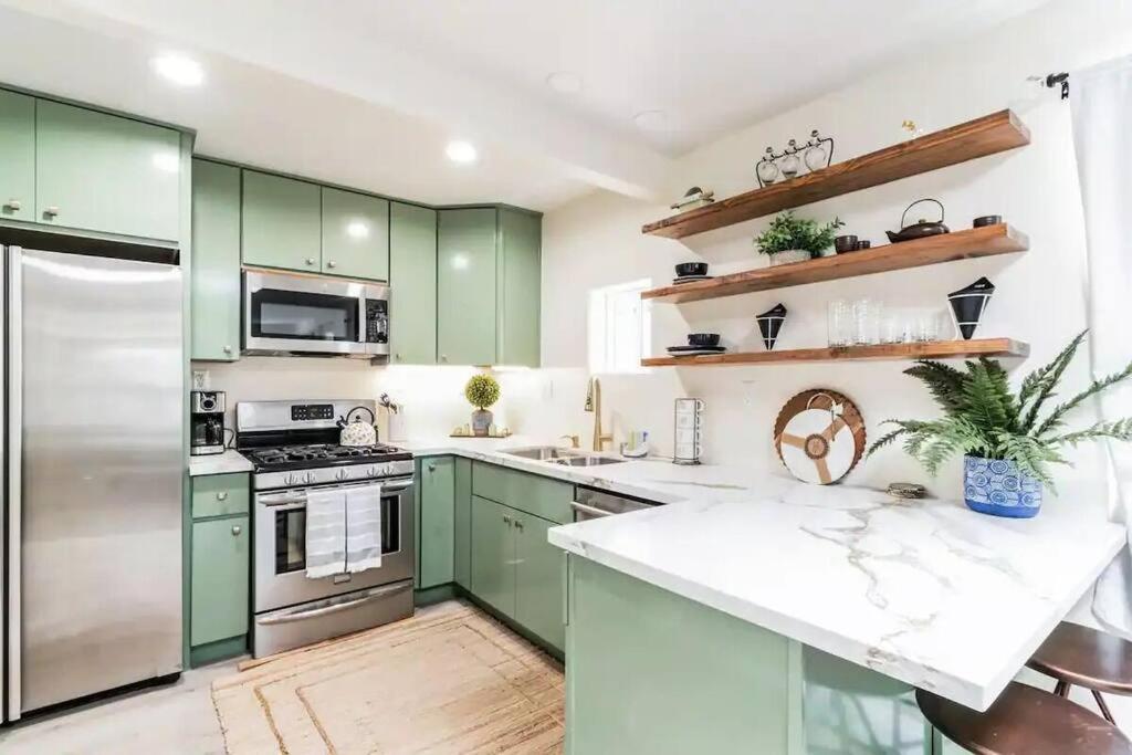 Cozy 2 Bdrm Home In The Heart Of Scv Near Six Flags Santa Clarita Exterior photo